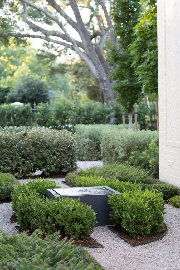 Lanson B. Jones & Co. has transformed the aesthetics of Houston’s most prominent neighborhoods, one project at a time. Click through this photo gallery to see some of their landscape architecture wonders. (©www.kellidurham.com)