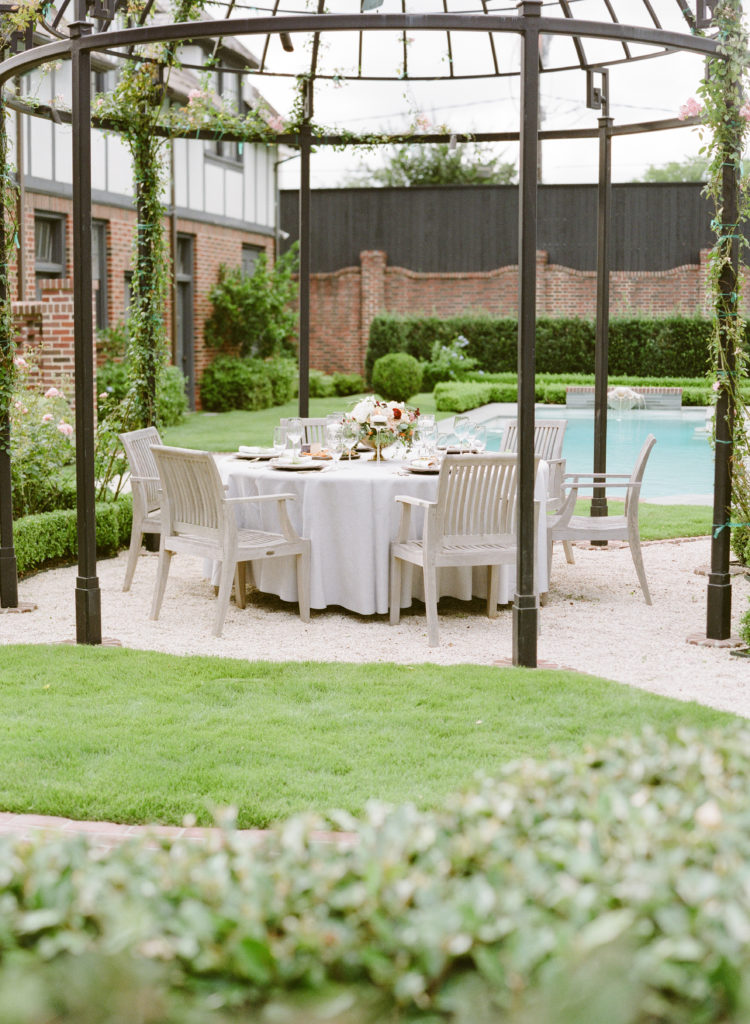 Lanson B. Jones & Co. has transformed the aesthetics of Houston’s most prominent neighborhoods, one project at a time. Click through this photo gallery to see some of their landscape architecture wonders. (©www.kellidurham.com)