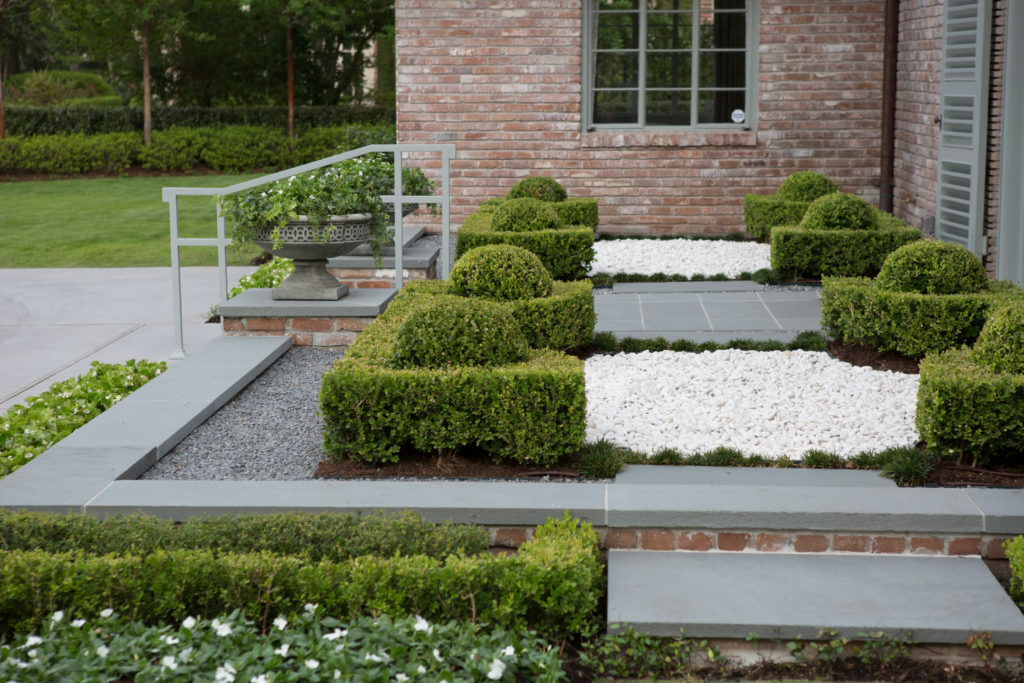 Lanson B. Jones & Co. has transformed the aesthetics of Houston’s most prominent neighborhoods, one project at a time. Click through this photo gallery to see some of their landscape architecture wonders. (©www.kellidurham.com)