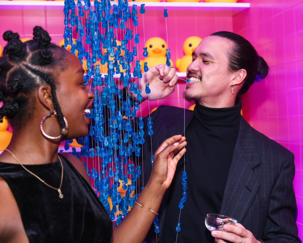 Ava McCoy, Alexander Hodge