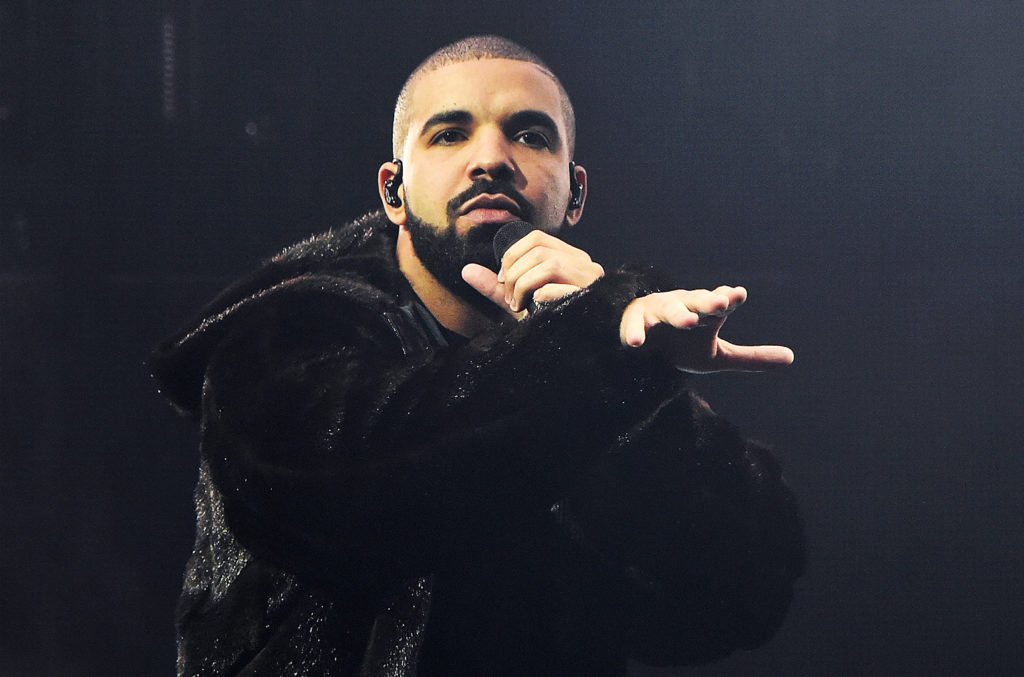 Drake Spends Thanksgiving in Houston, Bowling Mega Star Rents Out