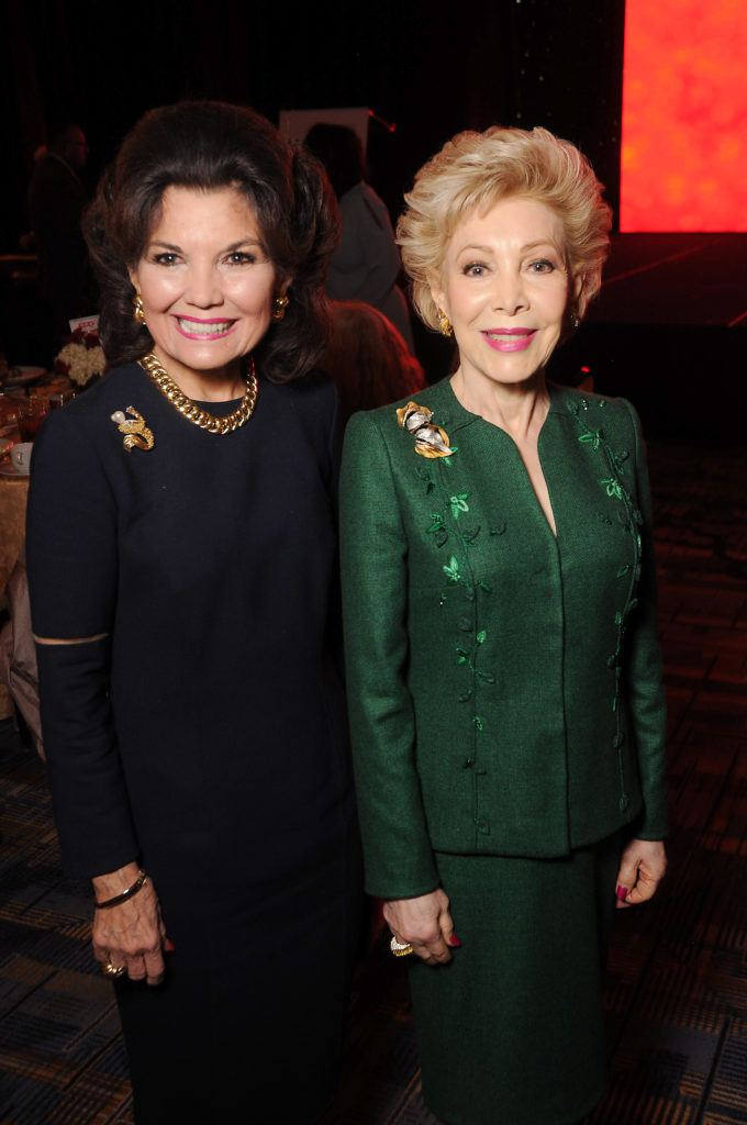 Linda McReynolds and Margaret Alkek Williams at the 2018 National Philanthropy Day's "Change the World with a Hero's Heart" Awards Luncheon at the Hilton Americas Hotel Thursday Nov. 15, 2018.(Dave Rossman Photo)
