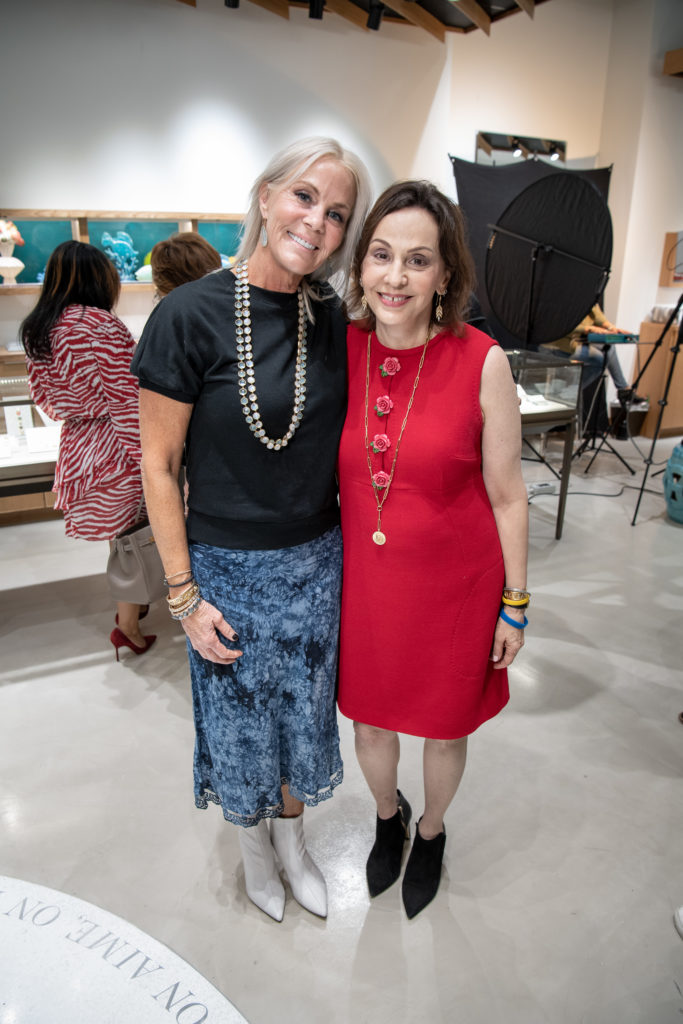 Lynne Palmeiro, Joanne Teichman