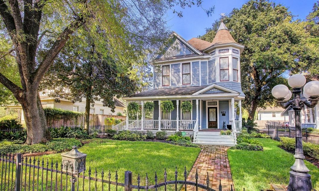 home tour 921 heights boulevard