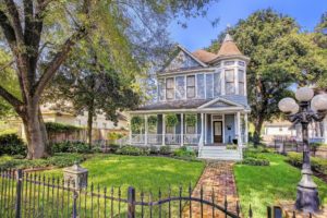 home tour 921 heights boulevard