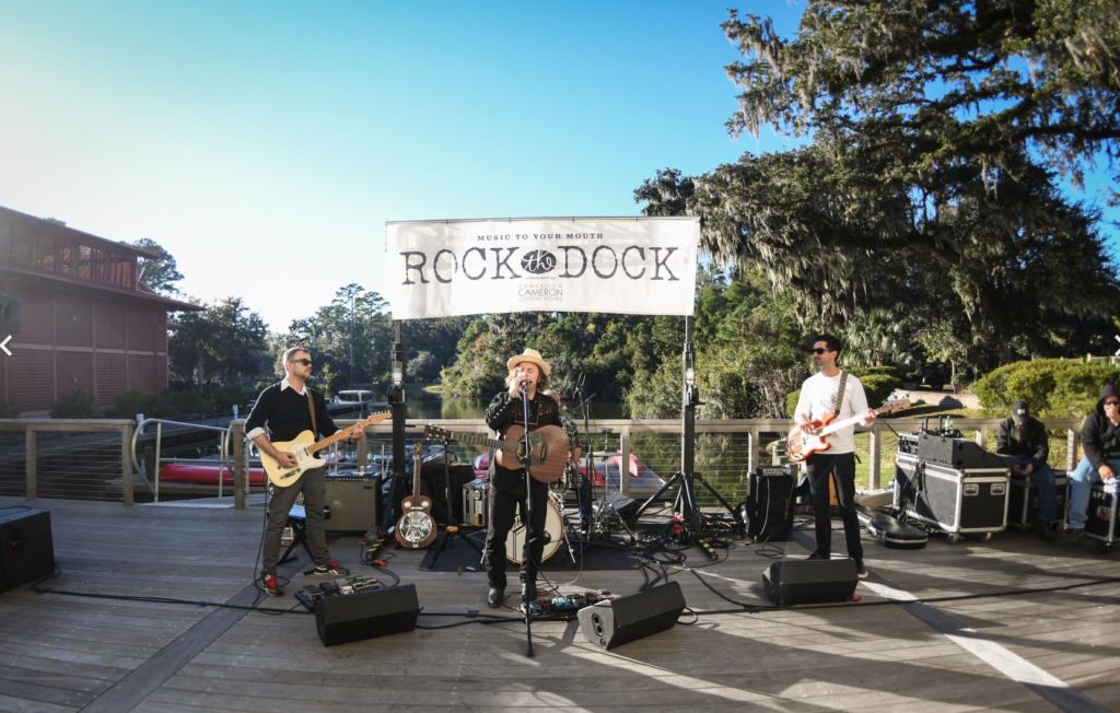 Music by the dock of the bay. (Photo by Bonjwing Lee)
