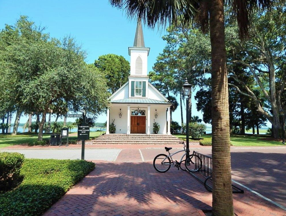 A traditional chapel was a\the setting for a chardonnay tasting.