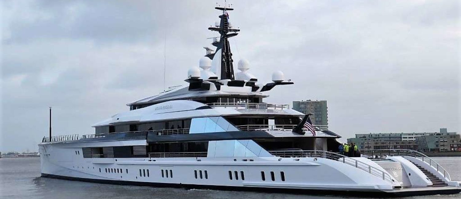 Jerry Jones yacht