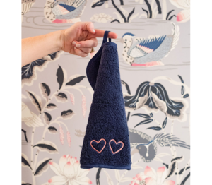 Weezie Towels Heart Makeup