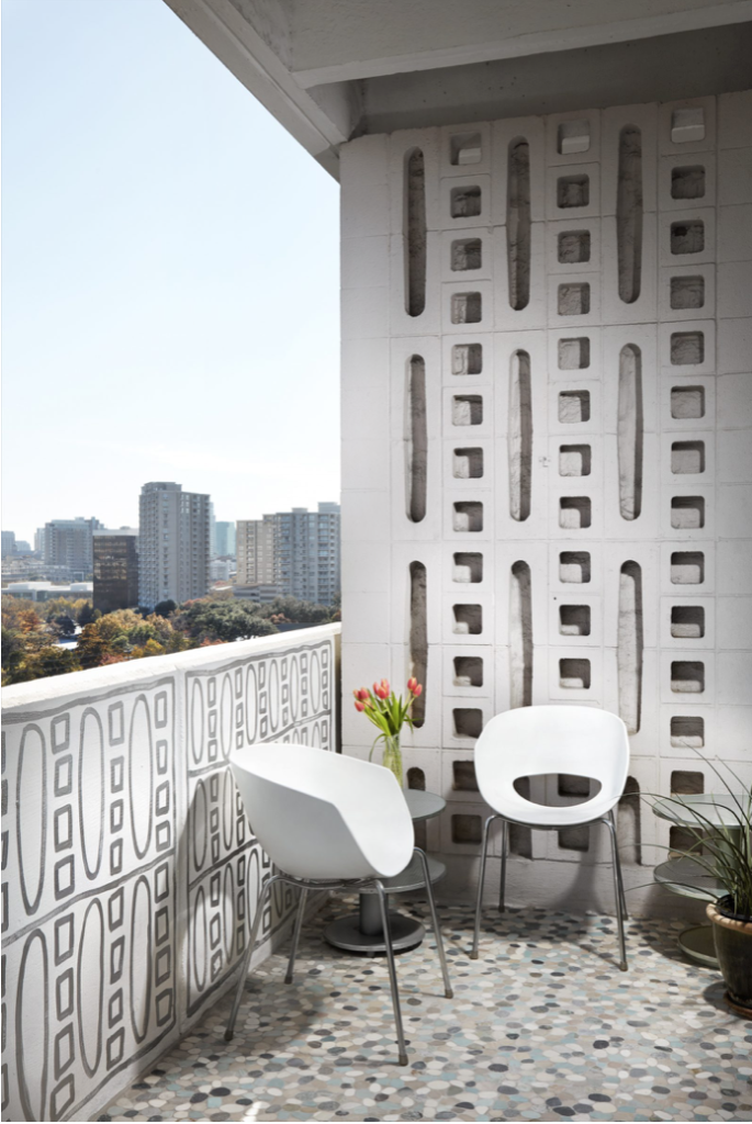 View over Turtle Creek. Artist Pam Nelson's apartment was architect George Dahl's former studio. Bentley Tibbs did the interior design. (Photo by Lisa Petrole.)