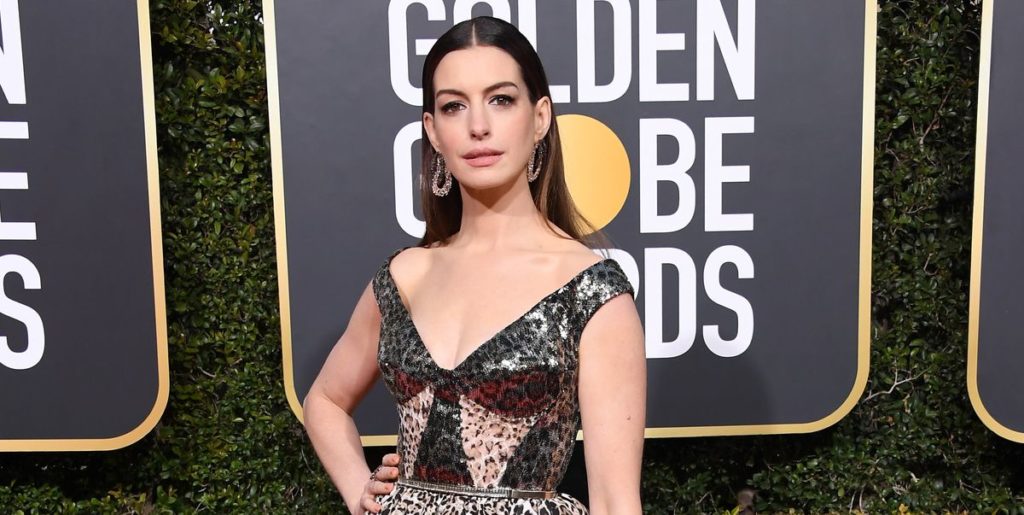 Anne Hathaway Golden Globes