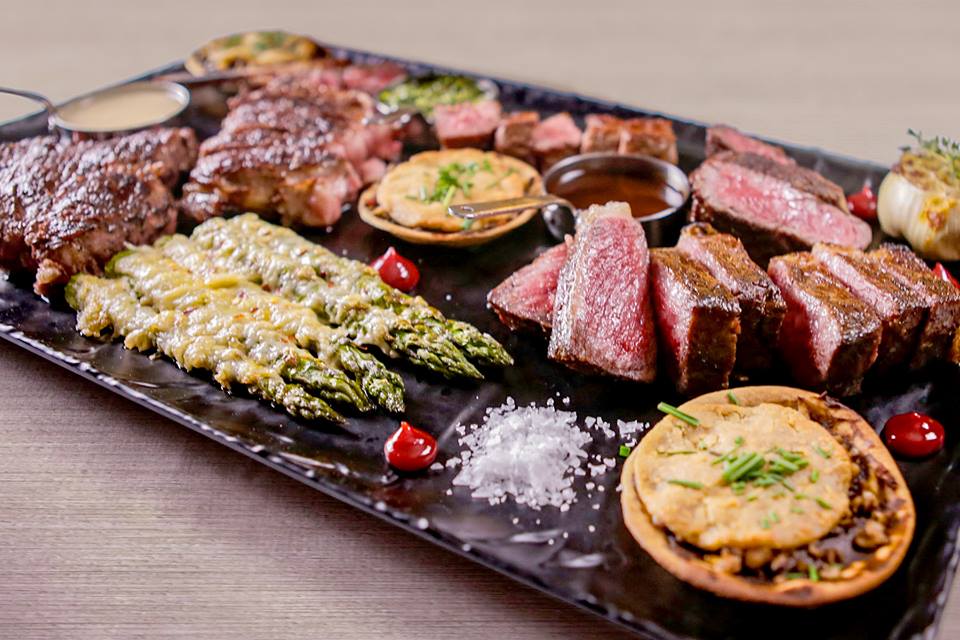 Tris serves up an unbeatable steak board. 