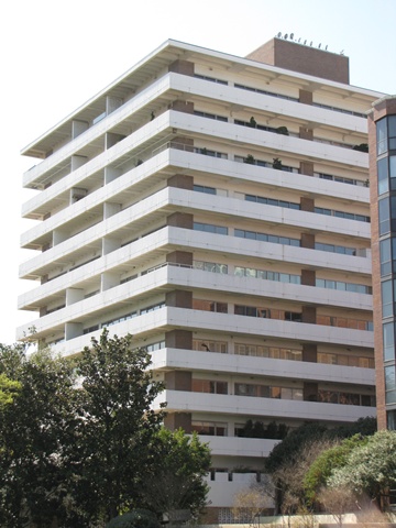 The Gold Crest, Dallas