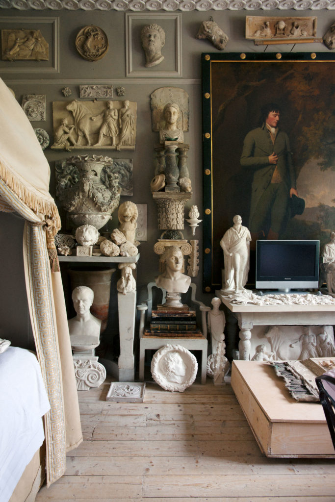 Notting Hill flat of London antiques dealer Peter Hone, Cabana, Issue 2