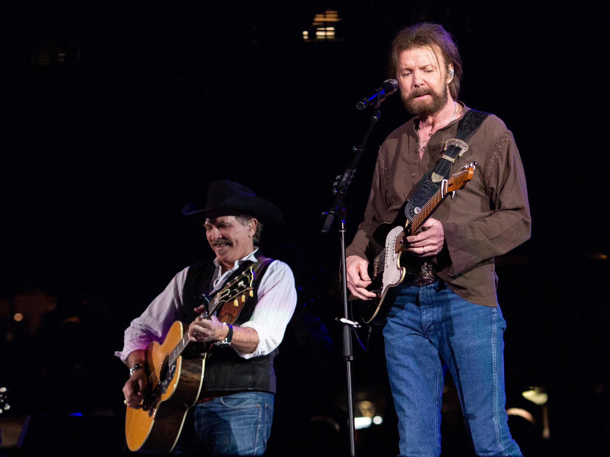 Brooks & Dunn Prove Their Magic Chemistry Remains in a Boot Scootin