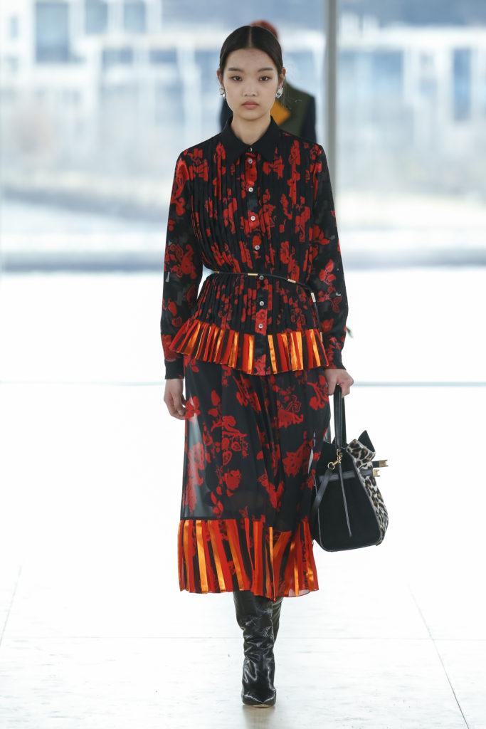 Tory Burch mountain paisley-print devore pleated chiffon top and skirt. (Photo by Tory Burch)