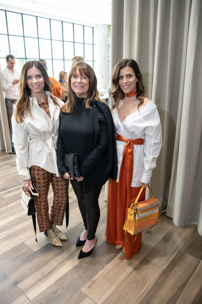 Julie Sinacola, Lynn Sinacola, Leigh Anne Sinacola (Photo by Photographer: Bruno, Snap The Picture)