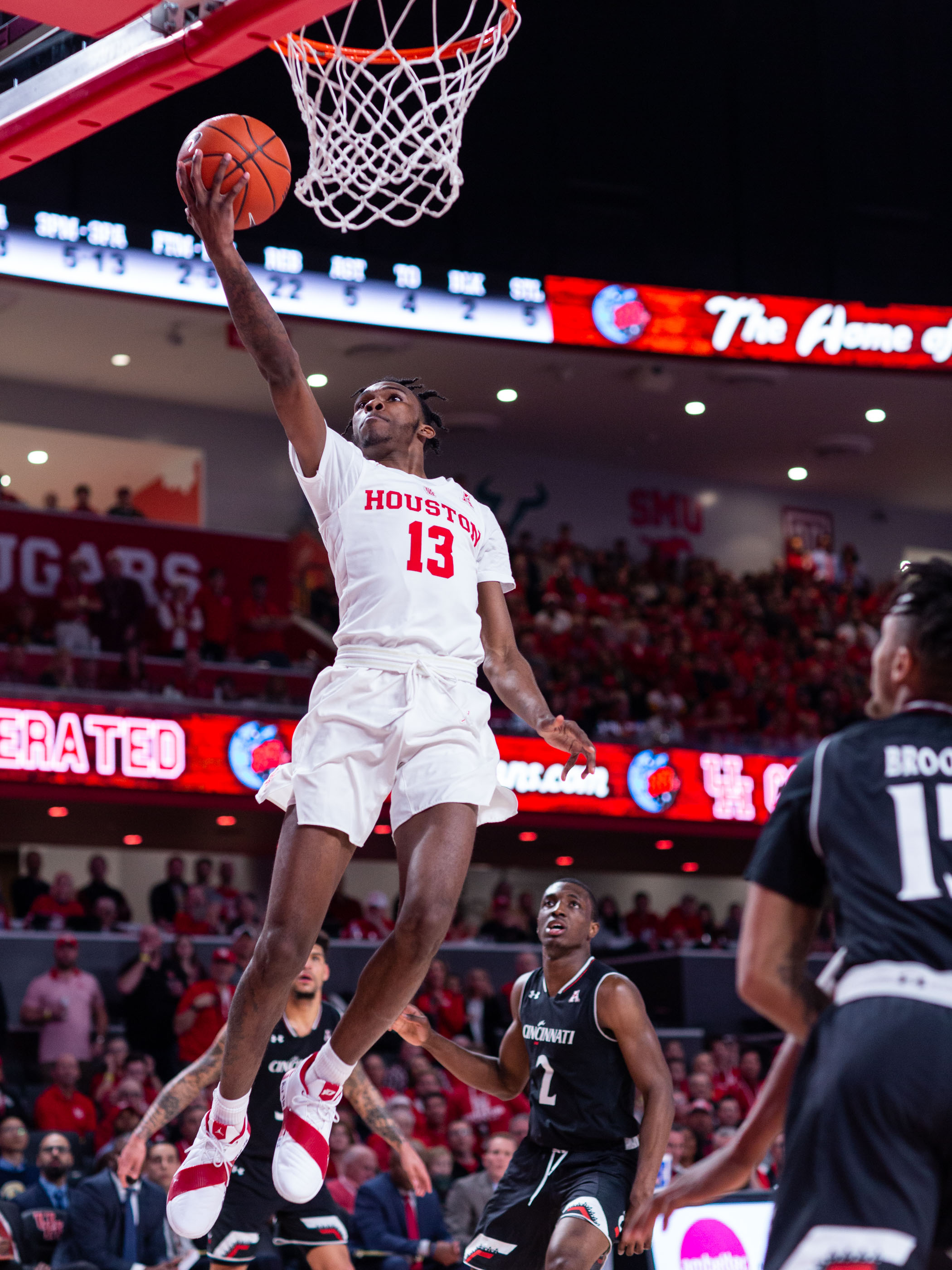 UH Cougars basketball team defeated the University of Cincinnati team at home (Photo by F. Carter Smith)