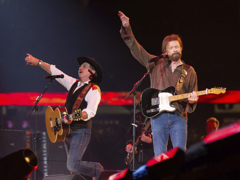 Brooks & Dunn Prove Their Magic Chemistry Remains in a Boot Scootin