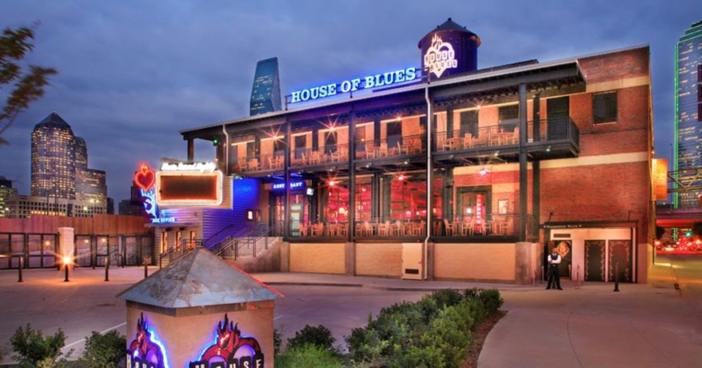 Check out House of Blues' Bourbon Street-like celebration.