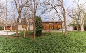 4610 wildwood exterior