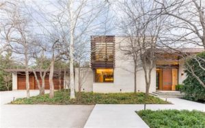 4610 wildwood front exterior