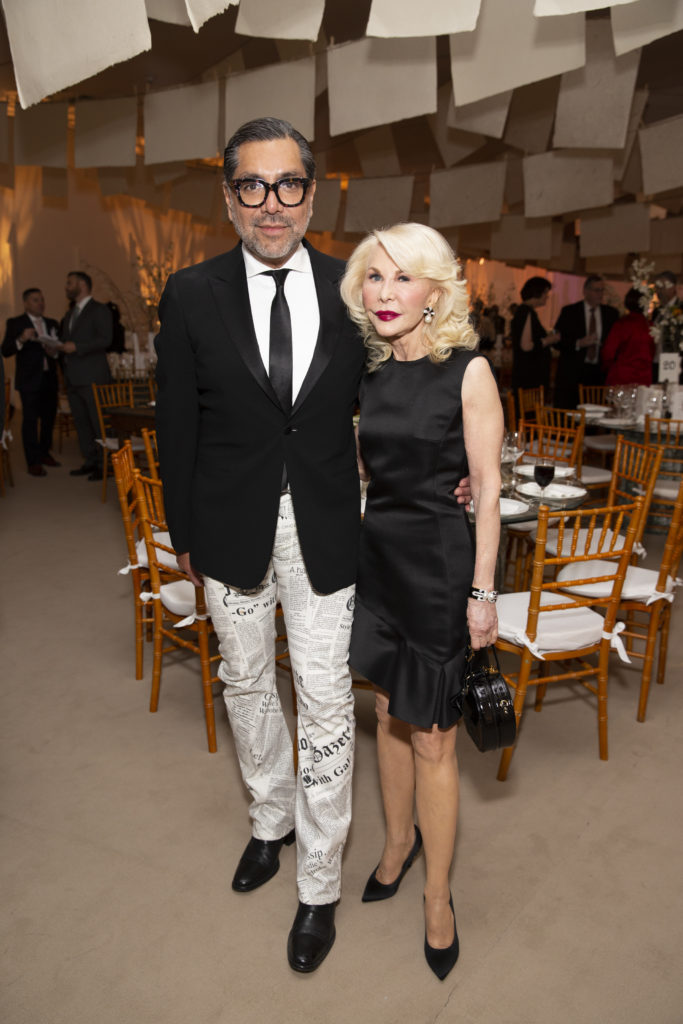 Ceron, Diane Lokey Farb at Studio Menil's Paper Ball (Photo by Jenny Antill Clifton)