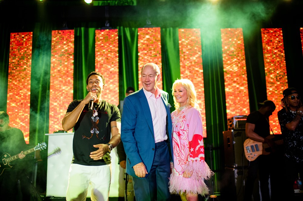 Dragonfly Photography Crane with Ludacris on stage-151