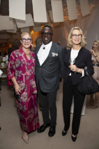 Suzanne Deal Booth, LeMel Humes, Caroline Huber at Studio Menil’s Paper Ball (Photo by Jenny Antill Clifton)