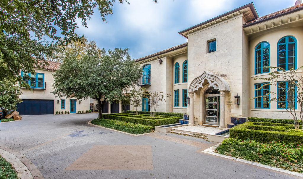 Included on the Turtle Creek Home Tour is this house owned by Travis and Stephanie Hollman, a cast member of The Real Housewives of Dallas.