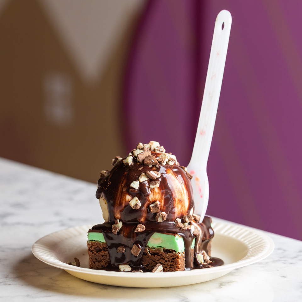 Sweet Bribery’s Southern Grasshopper: a creme brownie, mint chocolate chip ice cream, hot fudge, and Andes mints to garnish.