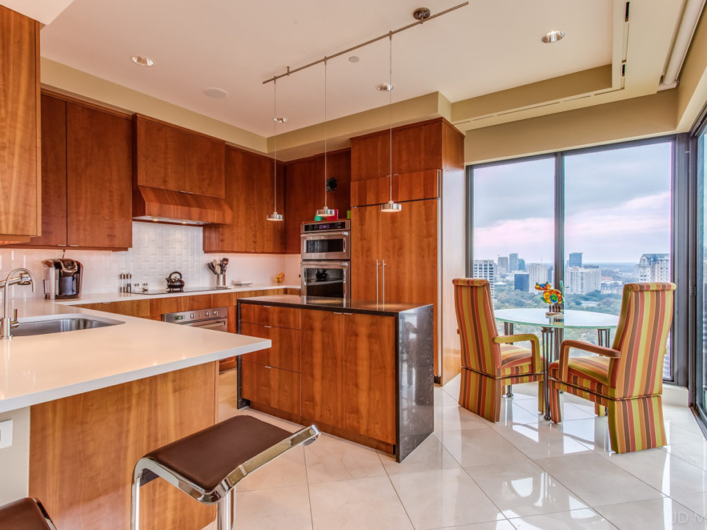 The 24th floor of the Warrington has spectacular views. (Photo by Turtle Creek Association)