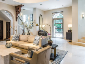 dallas home tour stephanie and travis hollman main foyer (Photo by Turtle Creek Association )