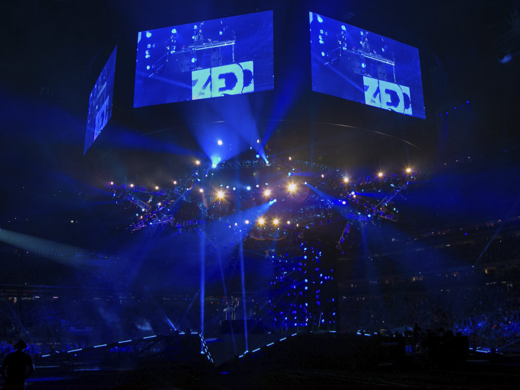 The visuals kept the crowd guessing.  (Photo by F. Carter Smith )