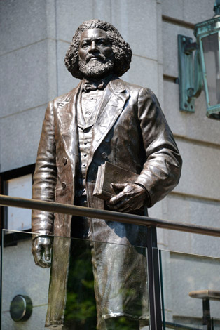 Ivan Schwartz / Studio EIS also created the bronze monument to Frederick Douglass for the New York Historical Society. (Courtesy Ivan Schwartz / Studio EIS)