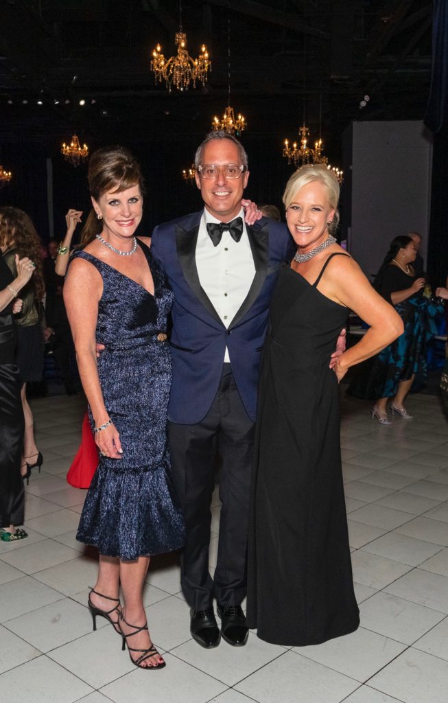 Dixie Sullivan DeLuca, Mark Sulivan, Lizzie Sullivan at the Joe Niekro Foundation Knuckle Ball. (Photo by Nikki Rosenberg)
