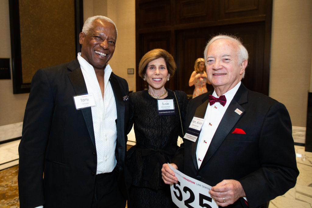Tony Chase, Susie & Alvin Zimmerman at the University of Houston Law Center gala. (Photo by Jared Jarvis, Jared Jarvis Photography)