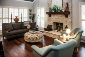 815 Valencia Living (Photo by Kim Leeson)