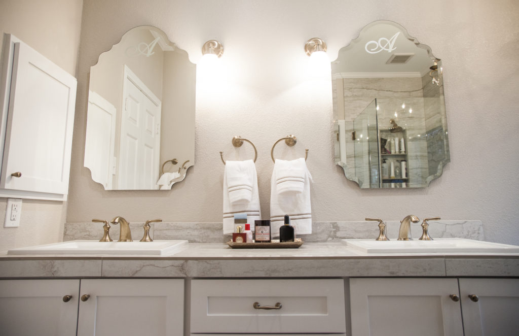 Mirrors for two. (Photo by Kim Leeson)