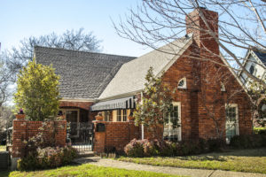 Hollywood tour (Photo by Kim Leeson)