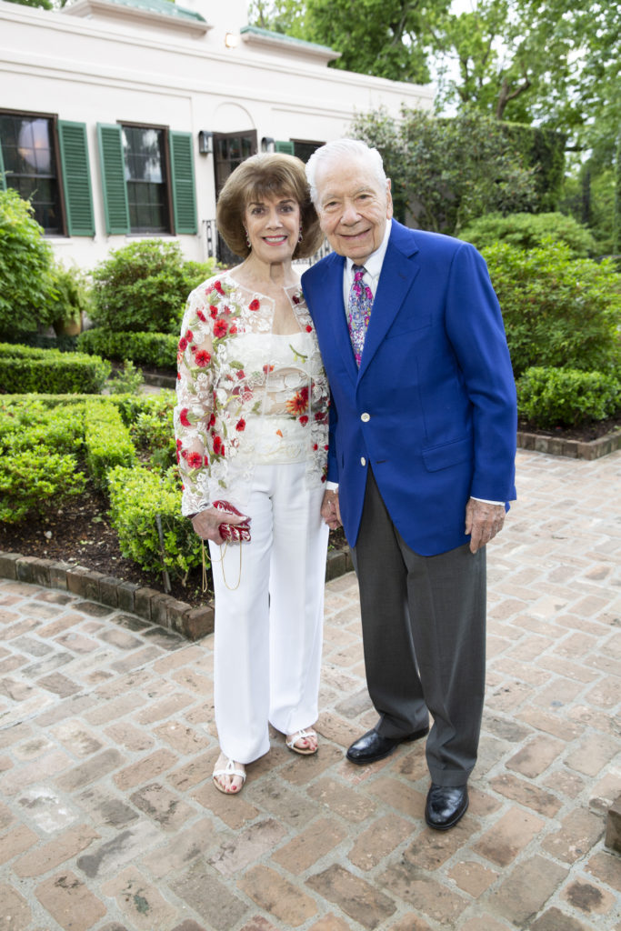 Jeanie Kilroy Wilson & Wally Wilson at the Bayou Bend Garden Party. (Photo by Jenny Antill Clifton) 