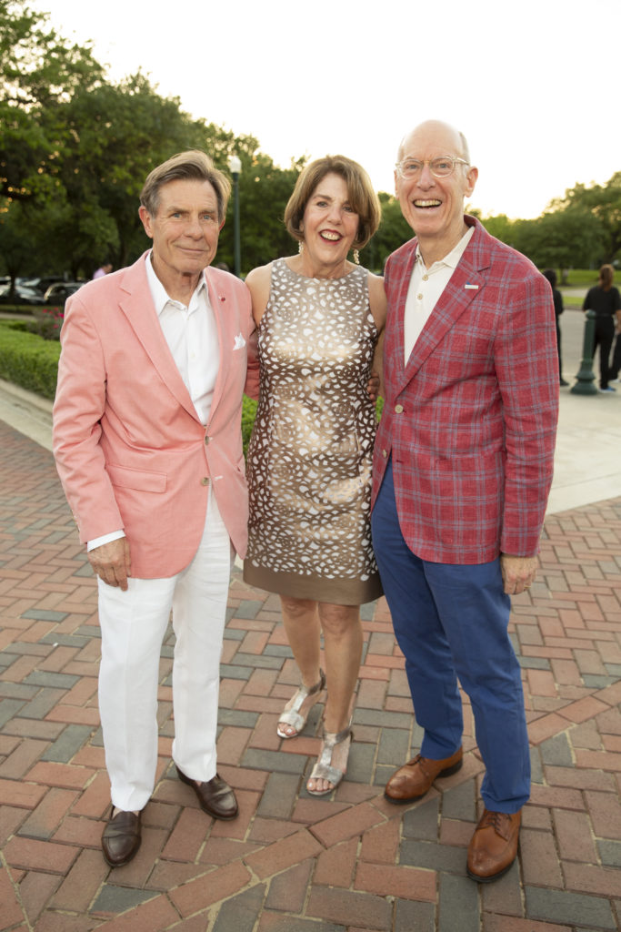 Mack Fowler, Lainie Gordon & David Mincberg at the Hermann Park Conservancy Evening in the Park. (Photo by Jenny Antill Clifton)