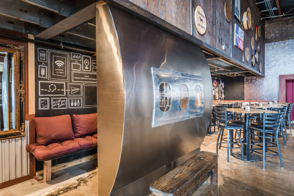 Maple Landing is part of the Dallas Love Field neighborhood, hence the airplane theme.