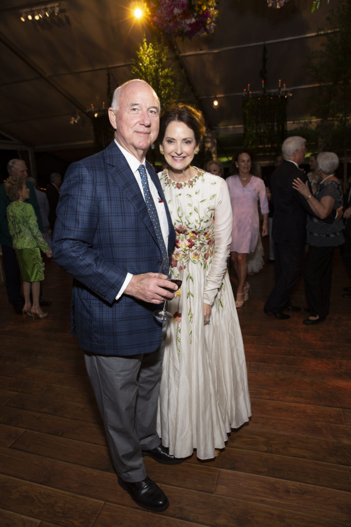 Reed & Laurie Morian at the Bayou Bend Garden Party. (Photo by Jenny Antill Clifton) 