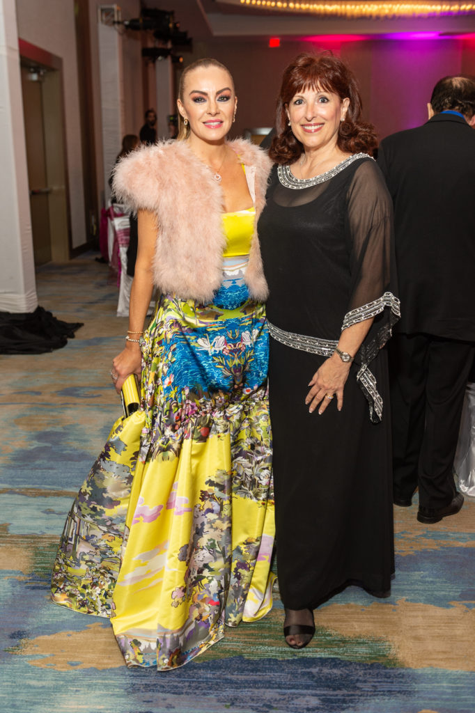 Honorary chair Carmina Zamorano, Sara Parr  at the Virtuosi of Houston gala. (Photo by Fulton Davenport/PWL Studio)