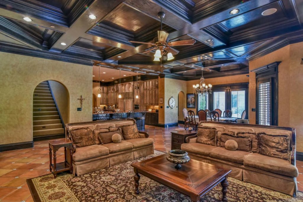 Castle Mansion is a whole lotta look. (Photo by Concierge Auctions)