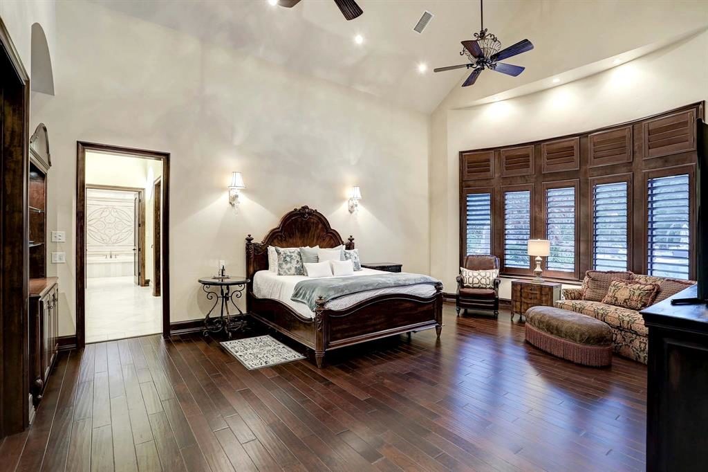 The many bedrooms have plenty of room for furniture and art. (Photo by HAR)