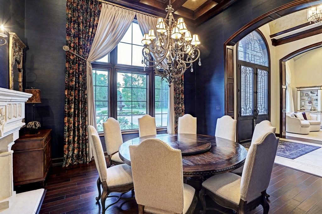 There are multiple dining areas. (Photo by HAR)