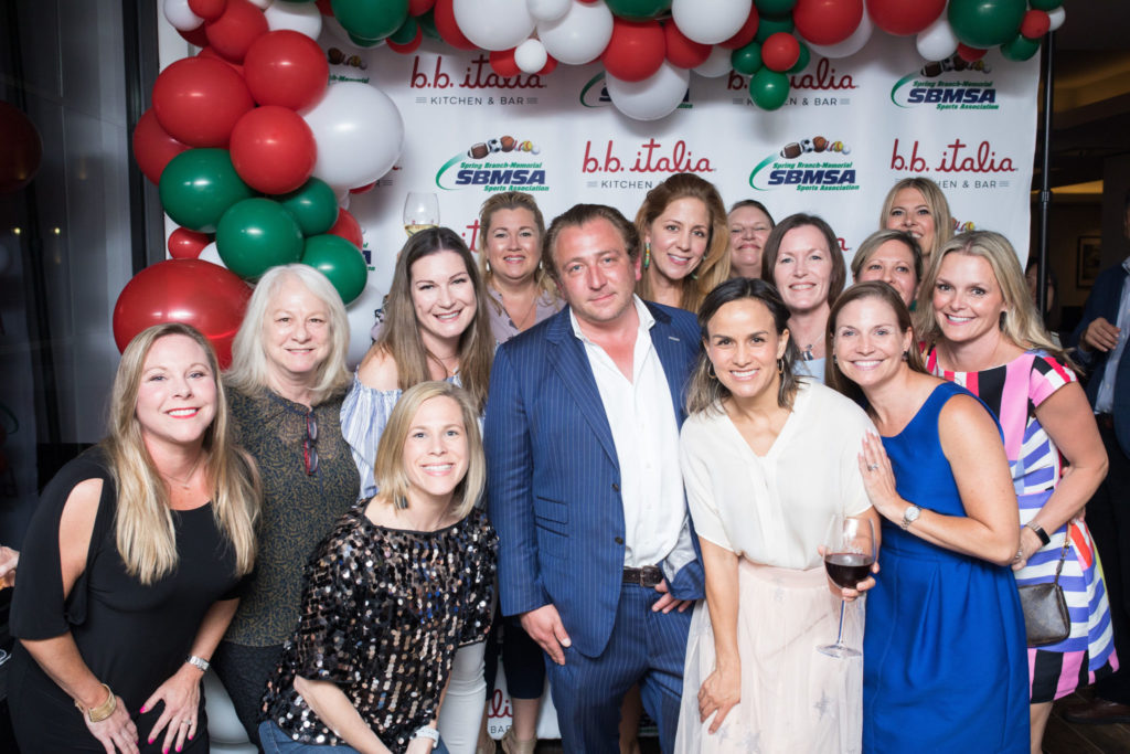 Monica & Benjamin Berg with Spring Branch-Memorial Association supporters at the opening of B.B. Italia Kitchen & Bar. (Photo by Daniel Ortiz)