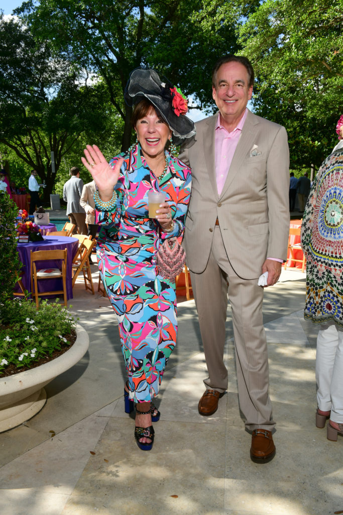 Elizabeth & Alan Stein at the Hats, Hearts & Horseshoes Kentucky Derby Affair benefiting Bo's Place. (Photo by Daniel Ortiz)